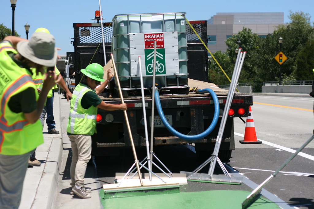 Paint the town Green Hedding Street green bike way press e… Richard Masoner / Cyclelicious