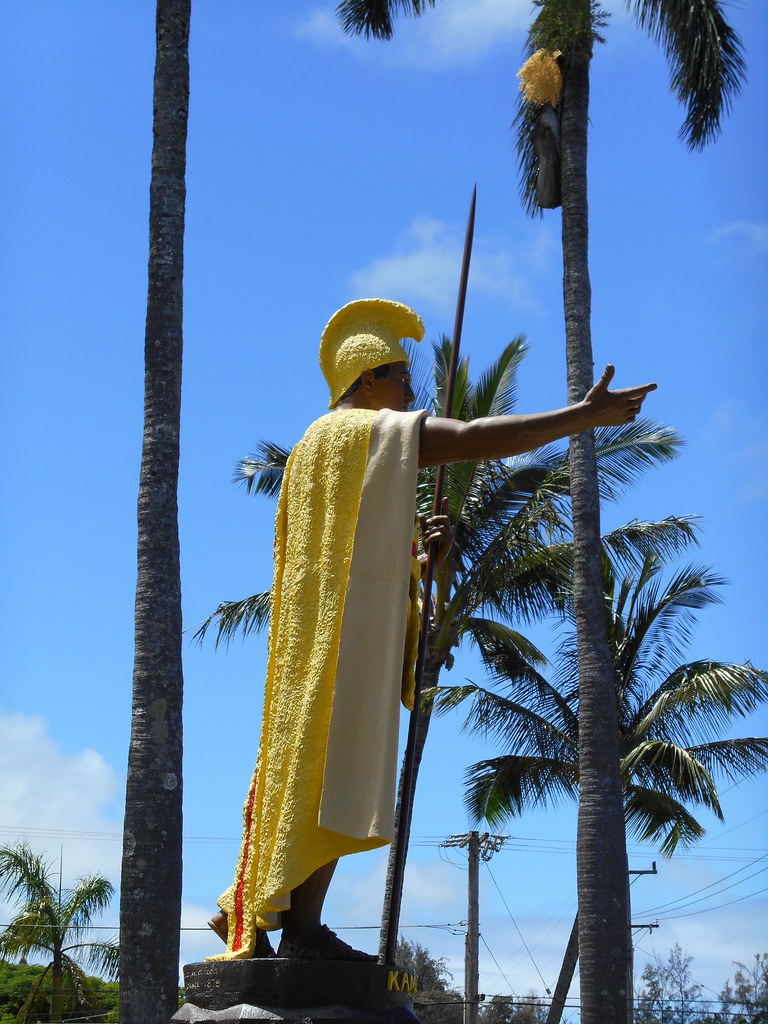 Kamehameha Statue King Kamehameha I was born nearby. In th… Flickr