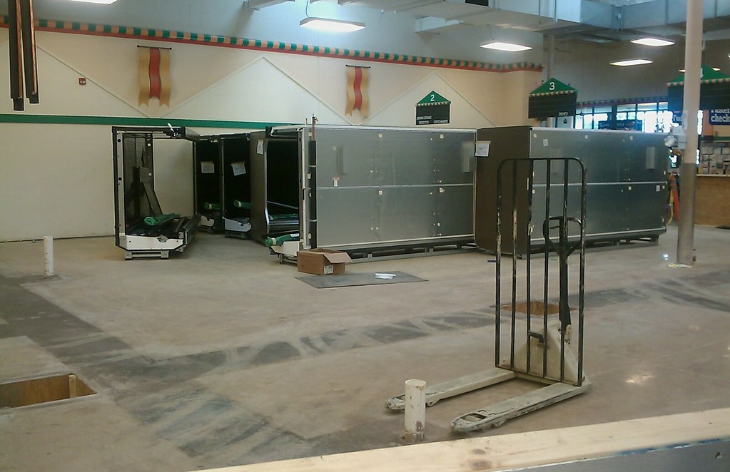 New produce units arriving (Southaven Goodman Rd. Kroger) Flickr