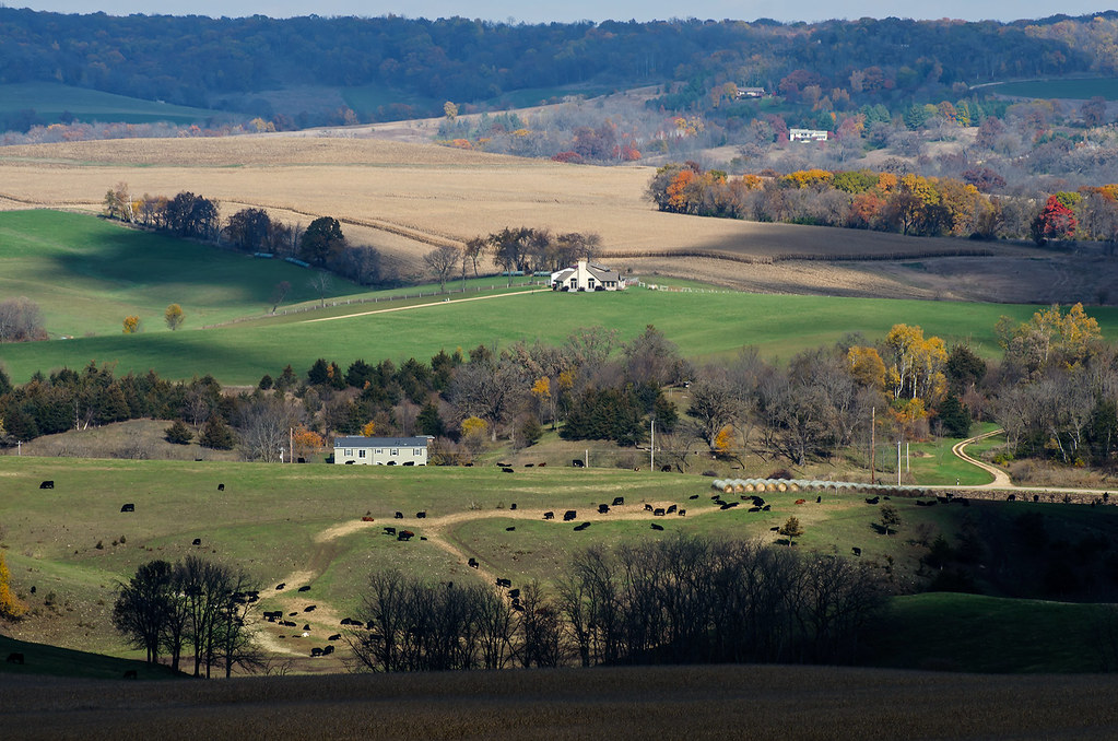 Rolling Countryside The landscape between Savanna, IL and … Flickr