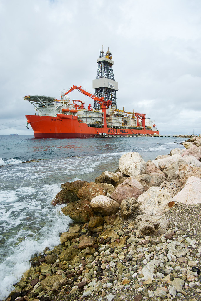 The West Vela drillship a photo on Flickriver