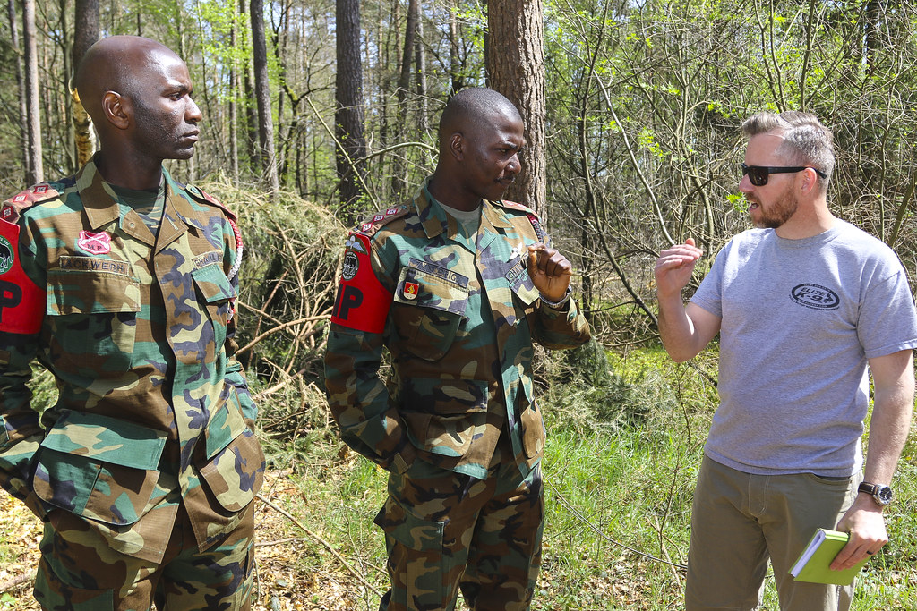Military working dog training Duane Stinson, U.S. Army Eur… Flickr