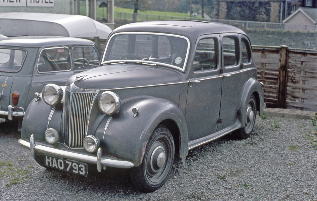 Lanchester LD10 This rather well used car is a Lanchester … Flickr