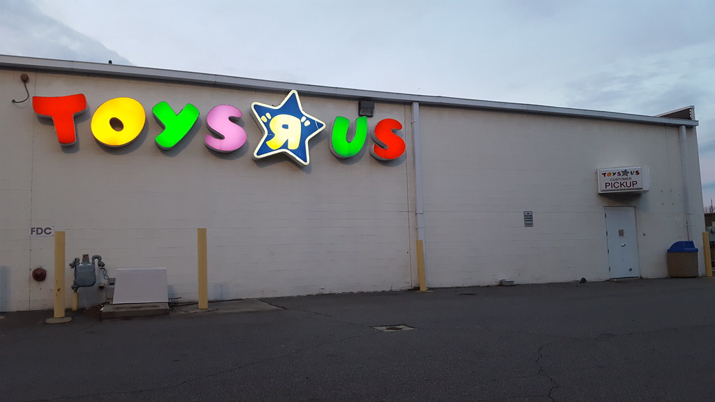Toys R Us Concord, NC 4 Mike Kalasnik Flickr