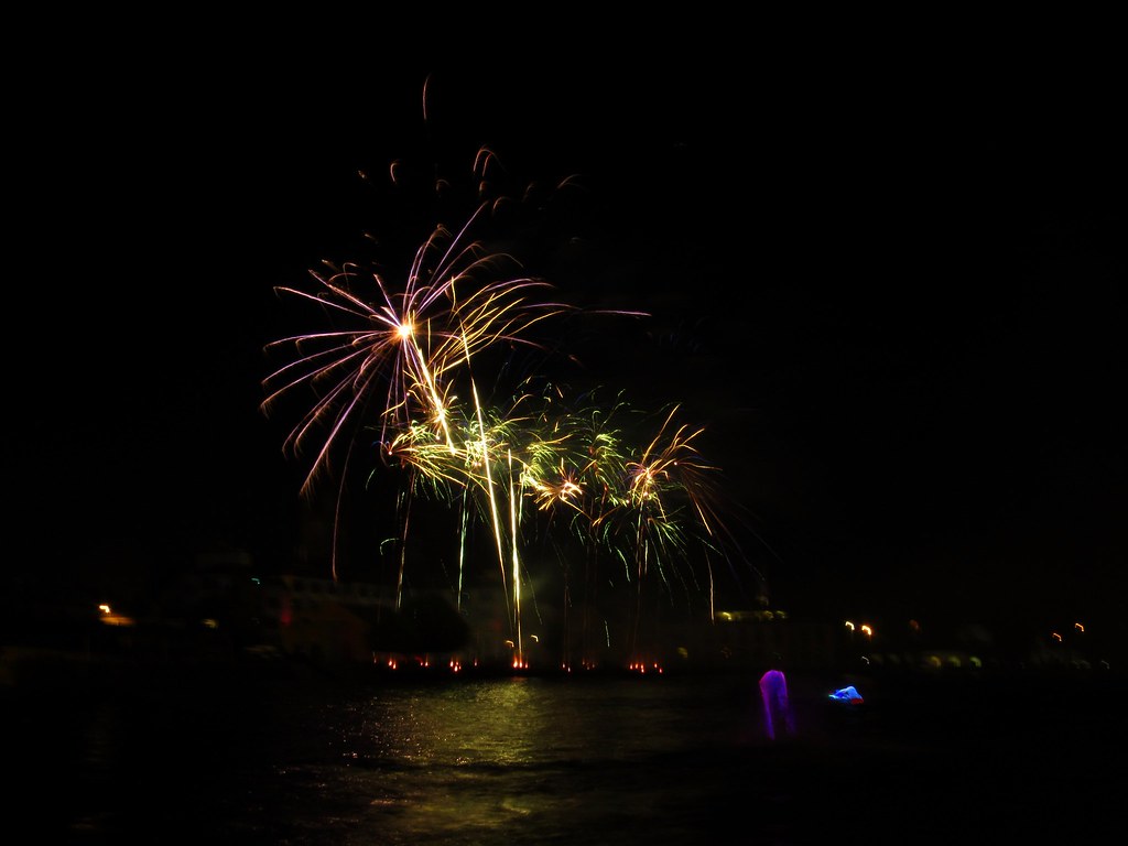 Riverfest 2017 Fireworks MattReeves Flickr