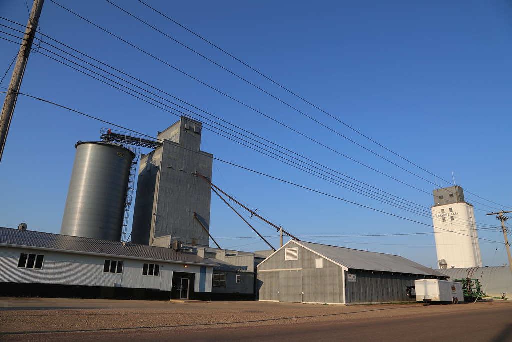 Ipswich South Dakota, Grain Elevator, Yellowstone Trail, Edmunds County