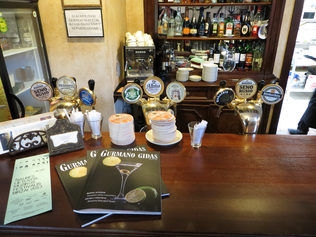 Draft beer at Rinkuskiai Restoranas Alaus Kelias Eight tap… Flickr