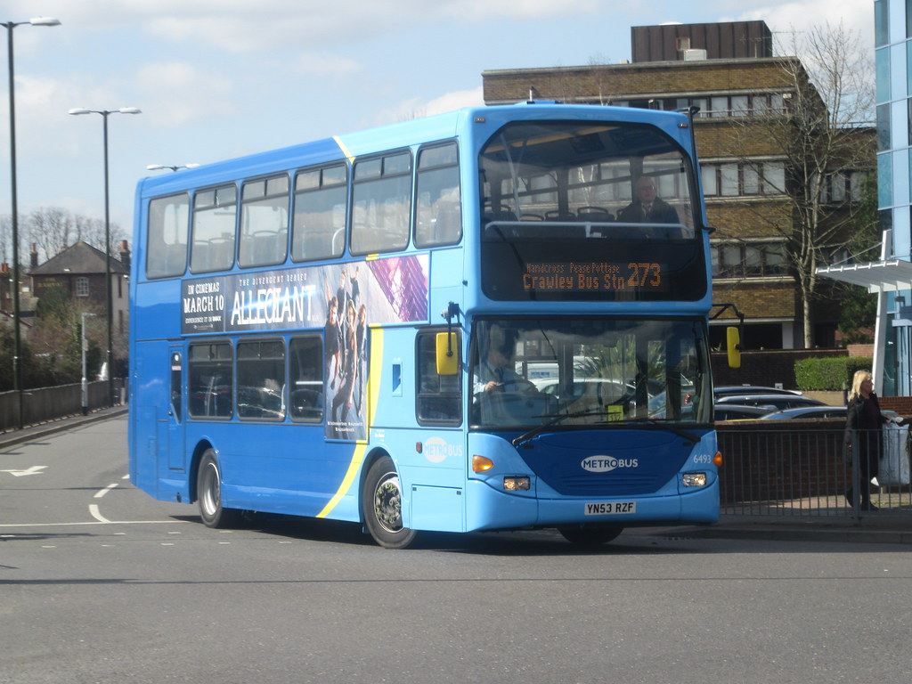Metro Bus 493 YN53RZF Seen in Crawley on route 273 All ima… Flickr