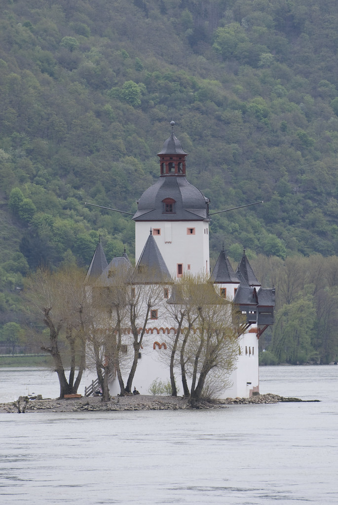 Burg Pfalzgrafenstein (Pfalzgrafenstein Castle) on the Rhi… Flickr