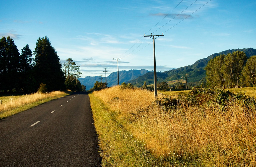 Te ArohaGordon Road along the Kaimai Range The problem wi… Flickr