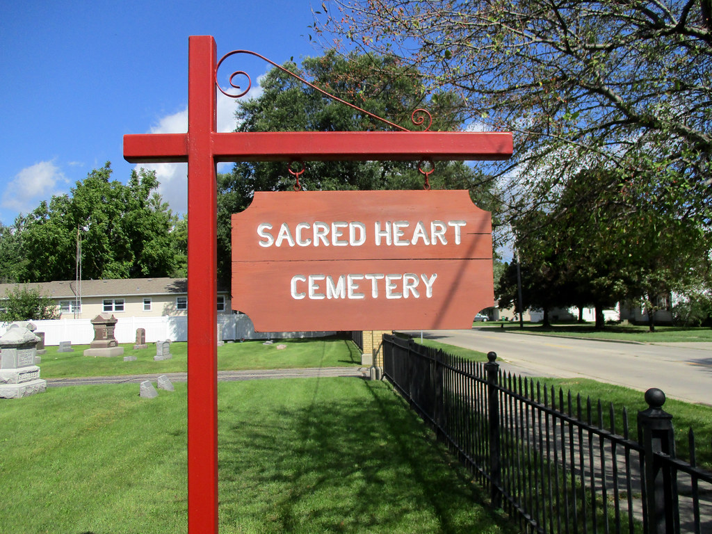 Sacred Heart Cemetery, Marengo, Illinois *Hajee Flickr
