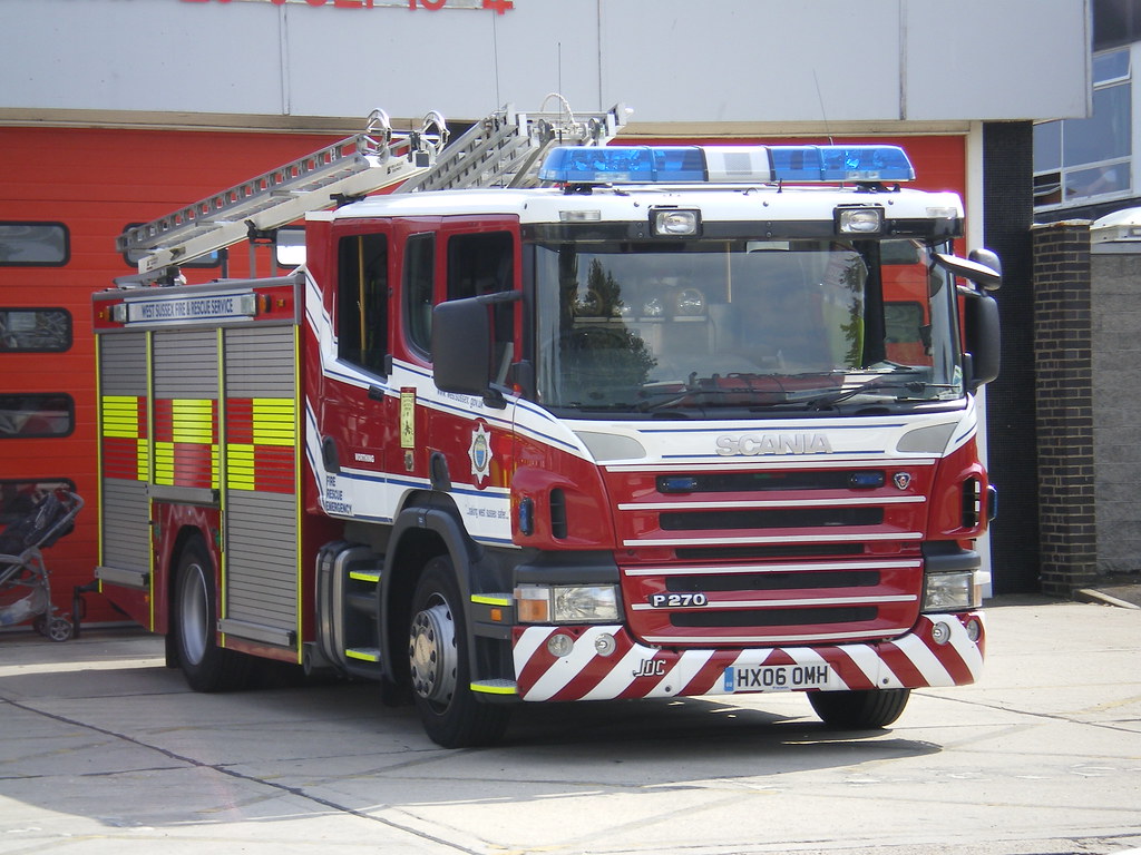 West Sussex Fire and Rescue Service Worthing's 06 Scania. … Flickr