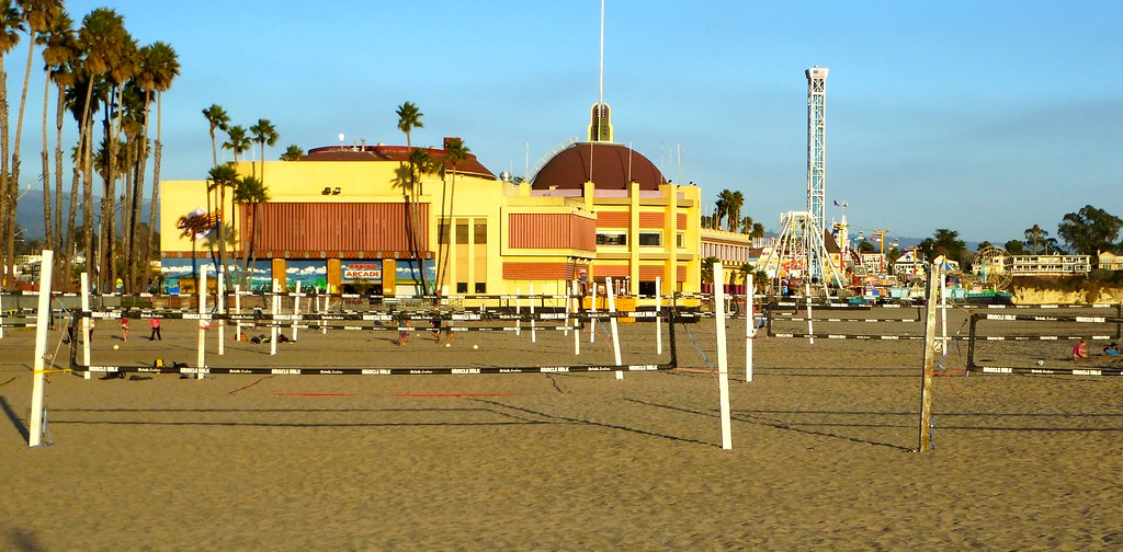 Santa Cruz beach, volleyball courts and Boardwalk Ali Eminov Flickr