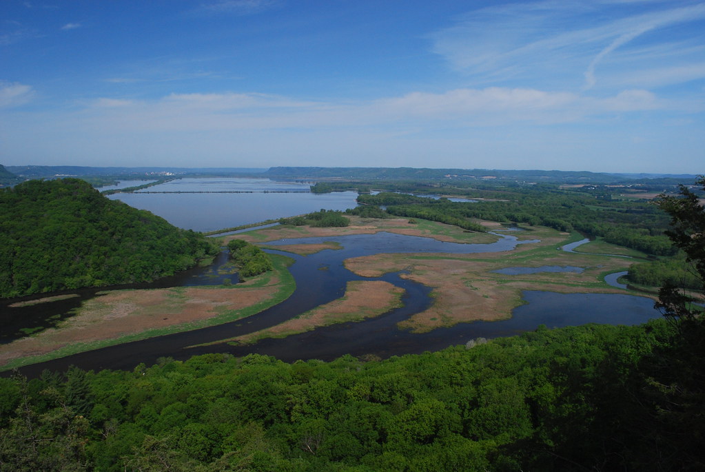 Overlooking the Mississippi River Brady's Bluff Prairie Wi… Flickr