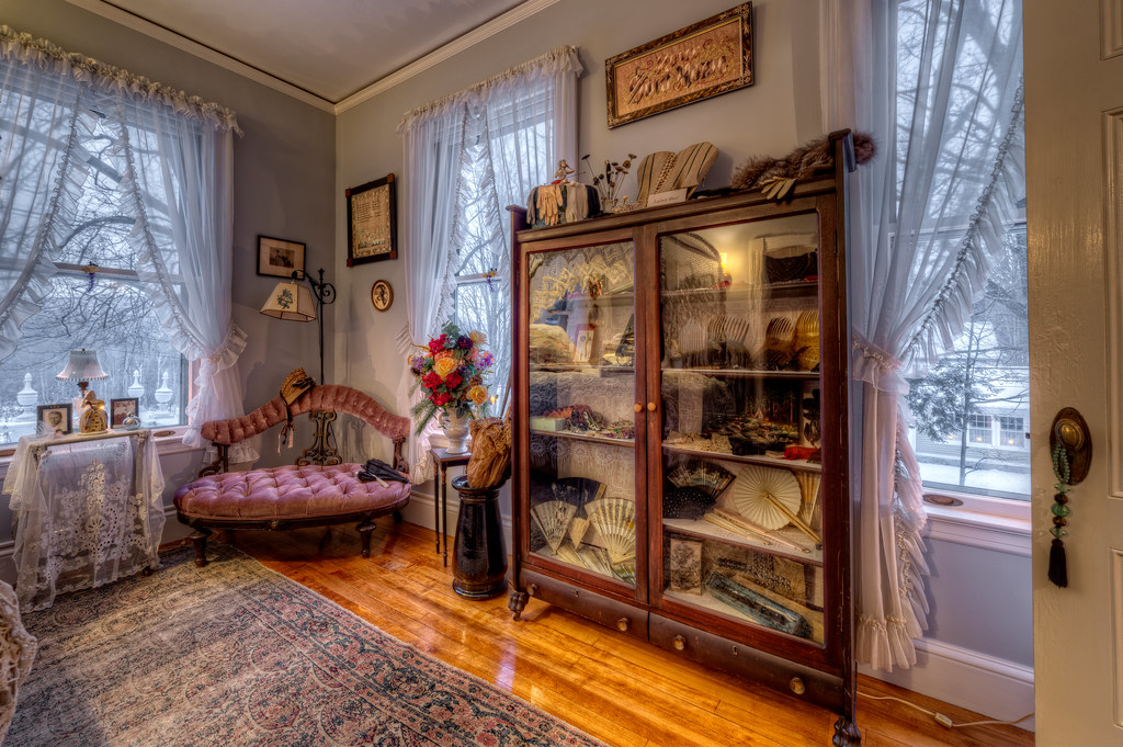 The Whitney Bedroom The MurdockWhitney House which is the… Flickr