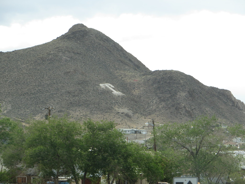 T on Mountain, Tonopah, Nevada Tonopah is a censusdesigna… Flickr