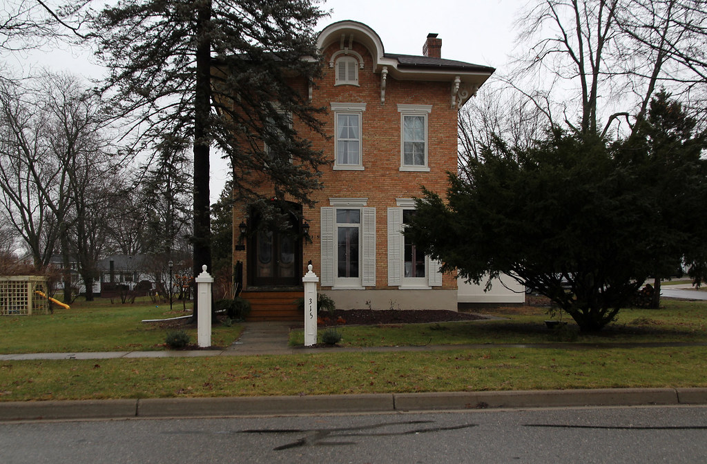 House — Jonesville, Michigan Christopher Riley Flickr