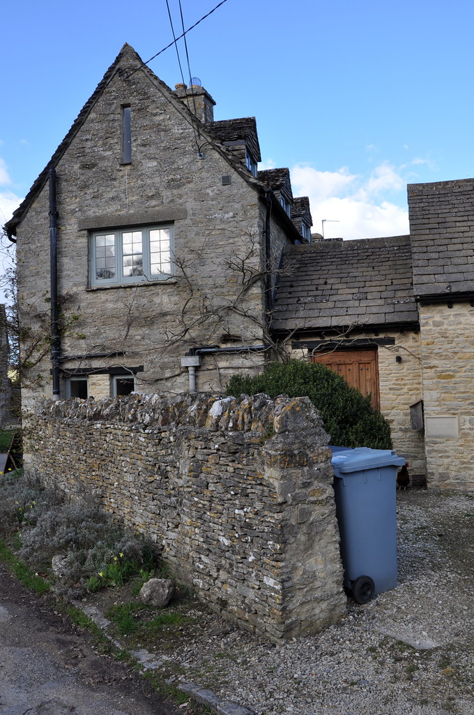 Asthall Oxfordshire Small village near Burford famous for … Flickr