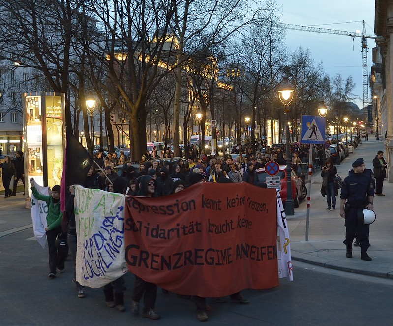Wien Demo Live "Masken verbrennen!" Heute wieder CoronaDemo in Wien Alles aktuelle