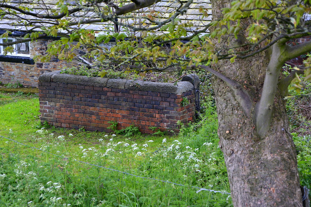 Wellholme Cottage, New Farnley, Leeds Thought to be one of… Flickr
