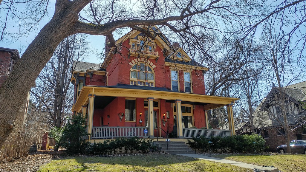 576 Lincoln Ave, St Paul, MN 20170401_141107_HDR01 Flickr