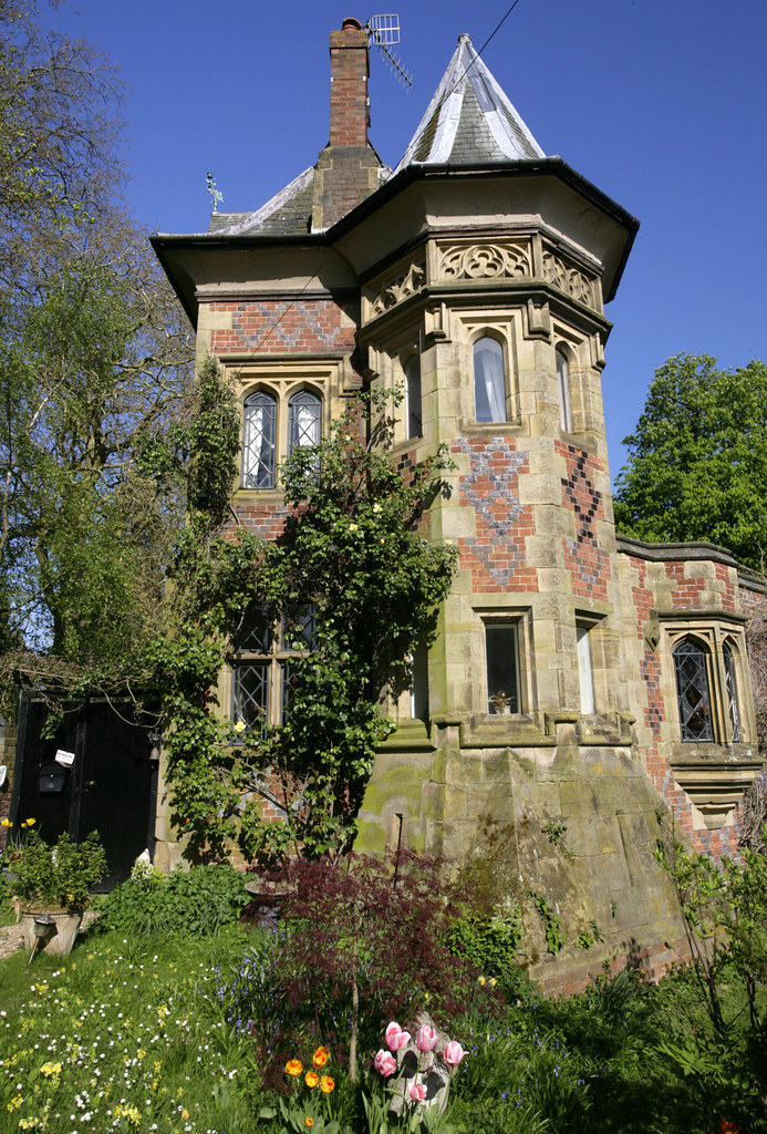 Mystical House As you enter Leigh village in Kent just l… Flickr