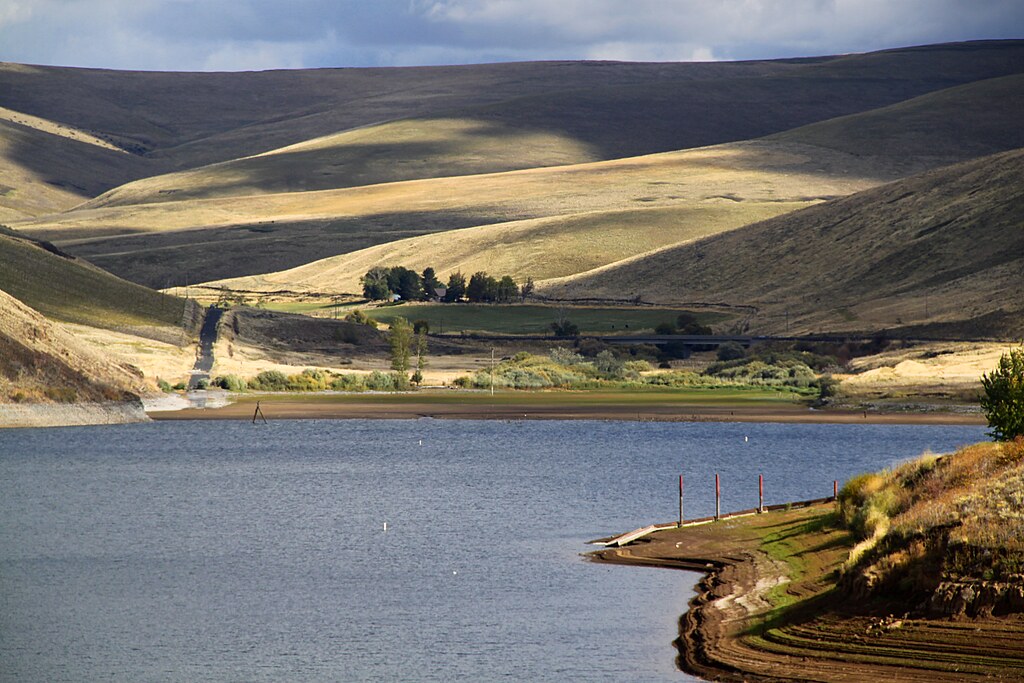 Up Behind Willow Creek Willow Creek Reservoir, behind Hepp… Flickr