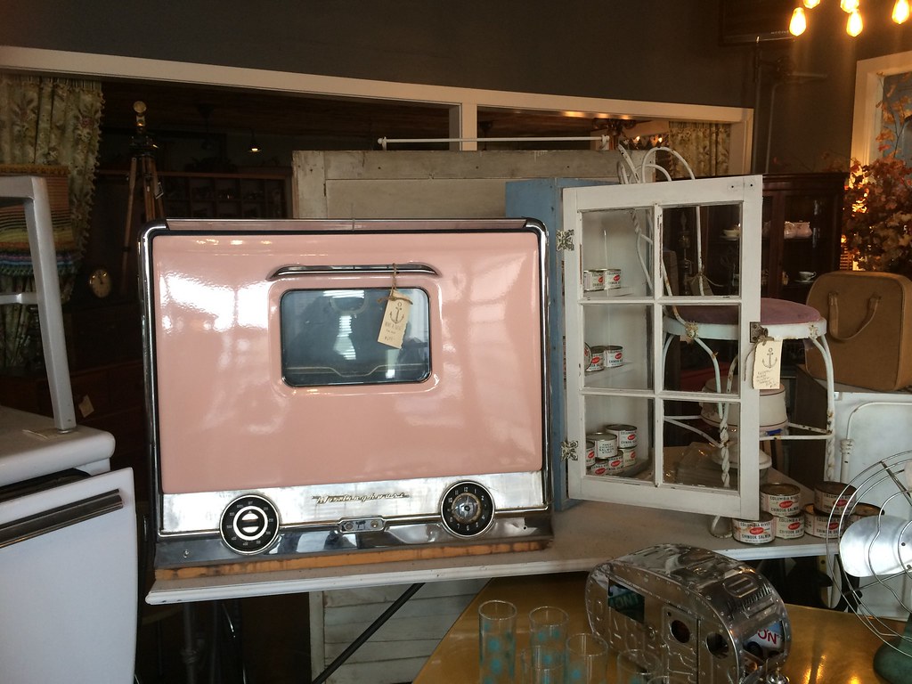 Vintage Hardware Astoria, OR Vintage pink Westinghouse o… Flickr