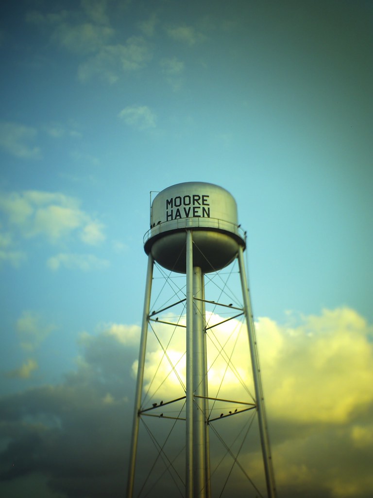 Moore Haven, FL Water Tower fullcirclepiece Flickr