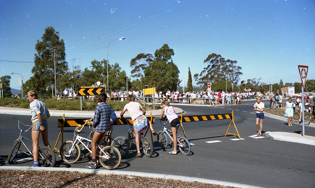 Lang Street, Kurri Kurri, ANZAC Day, 1986 This photograph … Flickr
