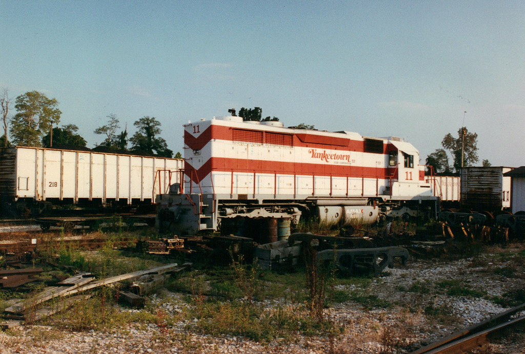 Yankeetown Dock H15 11 rests late in the day in the yard a… Flickr