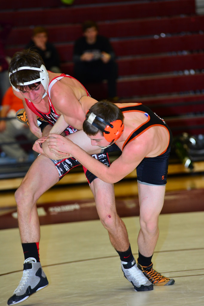 Vermillion Tanager Wrestling at Madison Dell Rapids Tria… Flickr