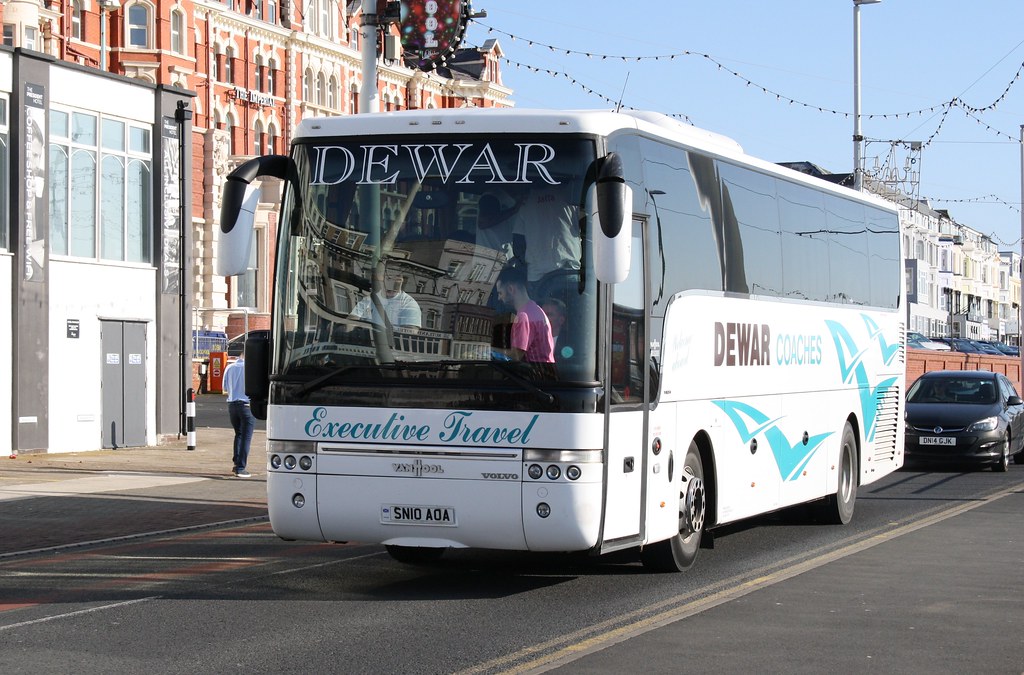 Dewar Coaches Falkirk SN10AOA on the seafront in Blackpo… Flickr