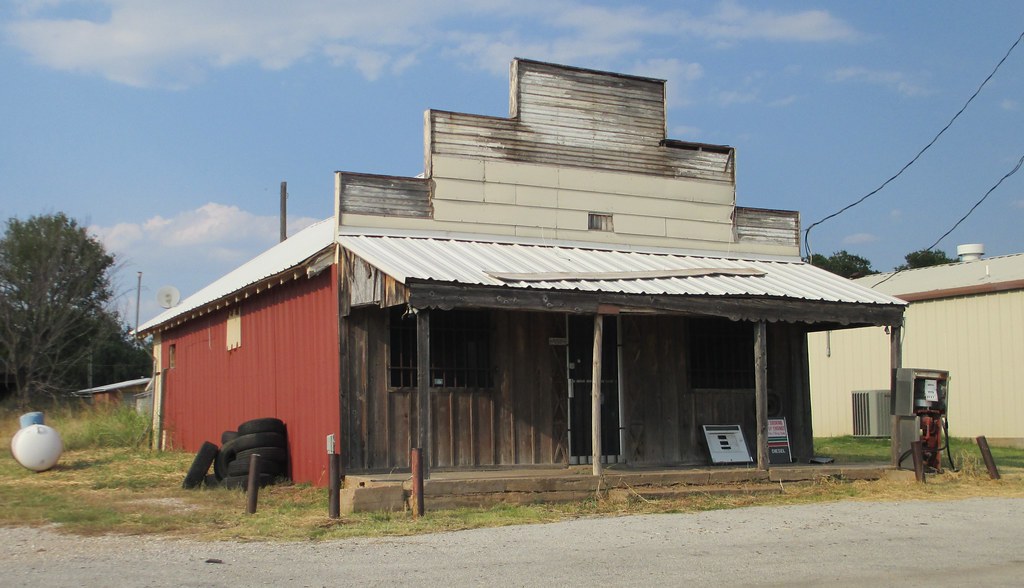 Old Gas Station (Leon, Oklahoma) Leon is located in wester… Flickr