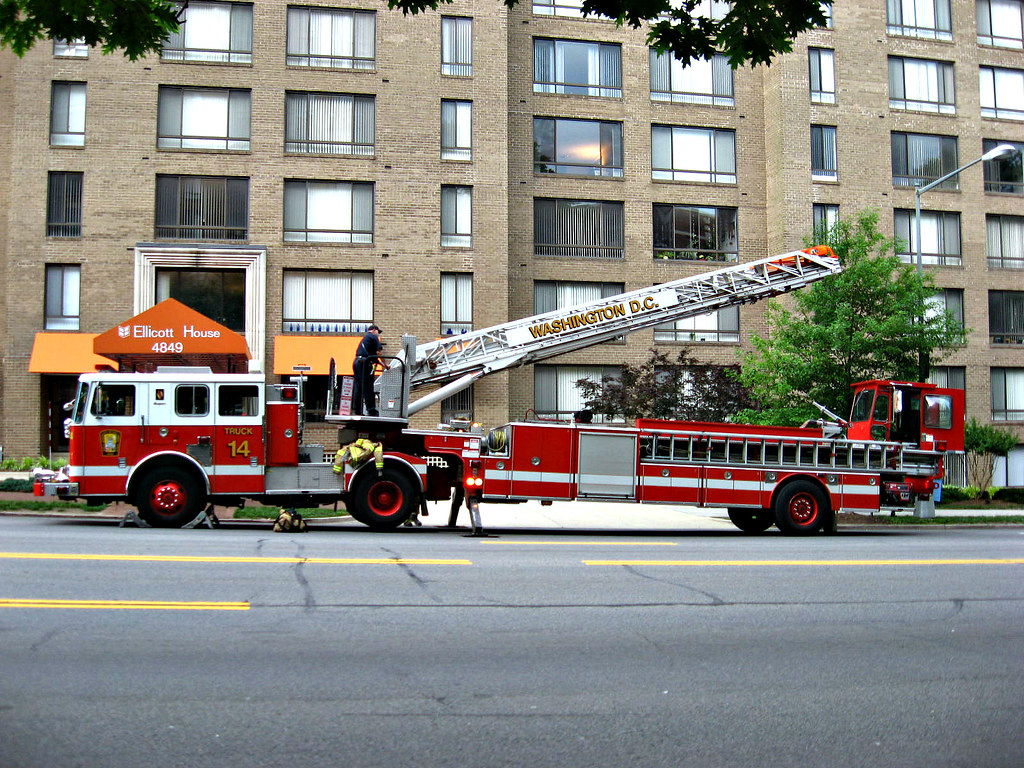 DCFD Truck 14 | Washington DC, 2009 | Art Reid | Flickr