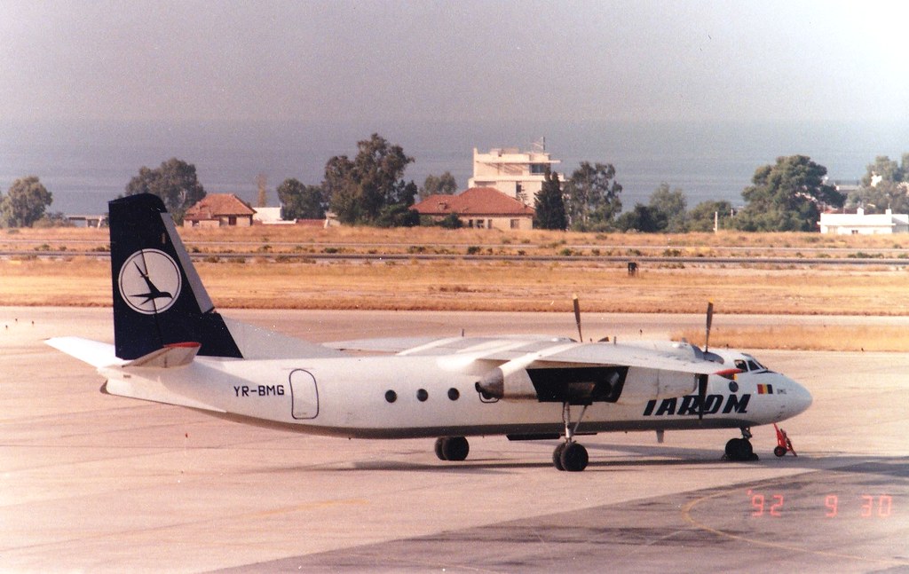 TAROM ANTONOV AN24 YRBMG(cn57310405) Athens Hellinikon a… Flickr