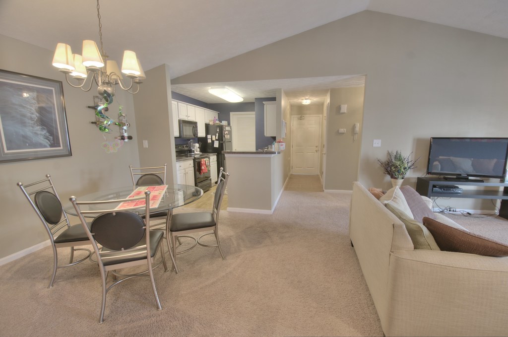 1105 Powerhouse Ln Louisville KY 40242 201 Living Room Ki… Flickr