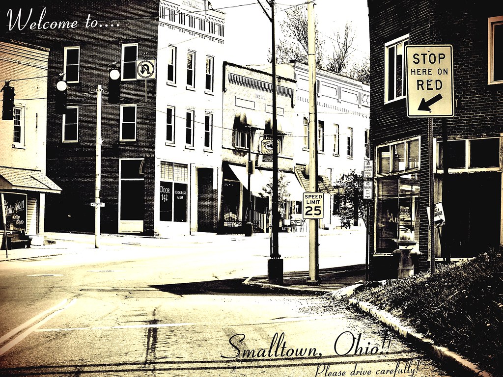 smalltown Slider Sunday=Bettsville, Ohio Lana Pahl / Country Star