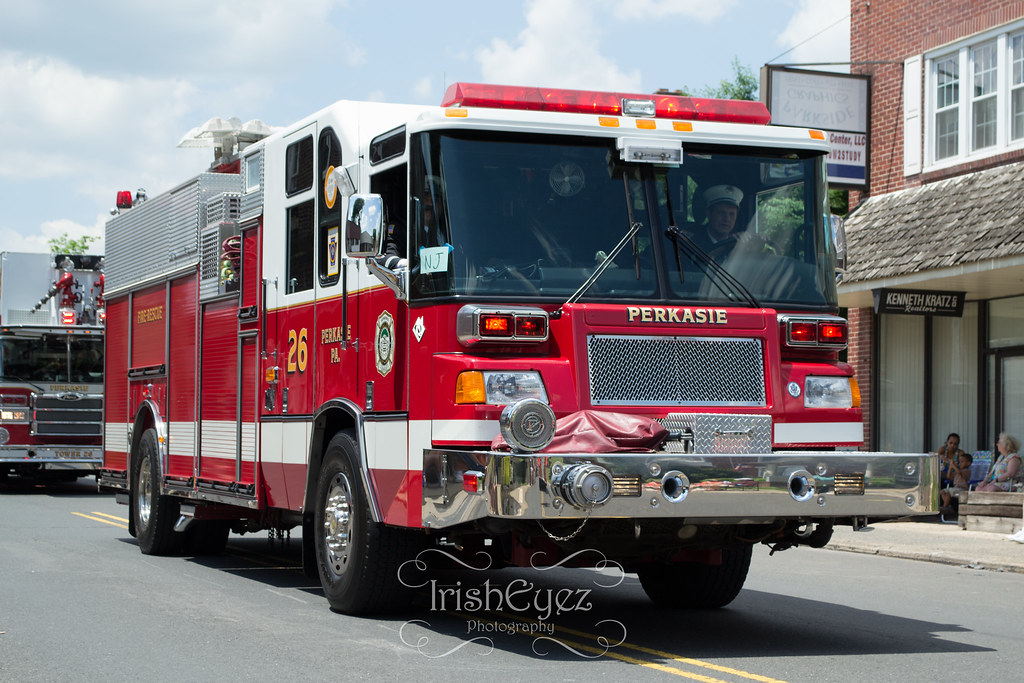 Perkasie Fire Company Rescue 26 1997 Pierce Quantum … Flickr