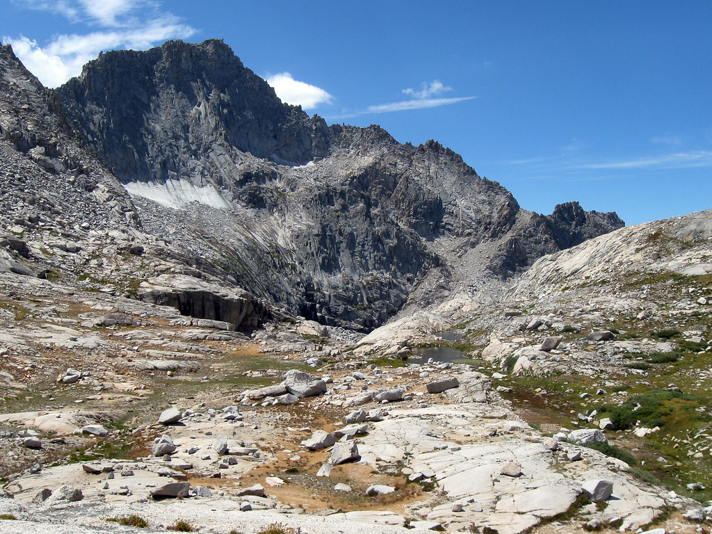 Above Precipice Lake Kaweah Gap just ahead. Mitch Barrie Flickr