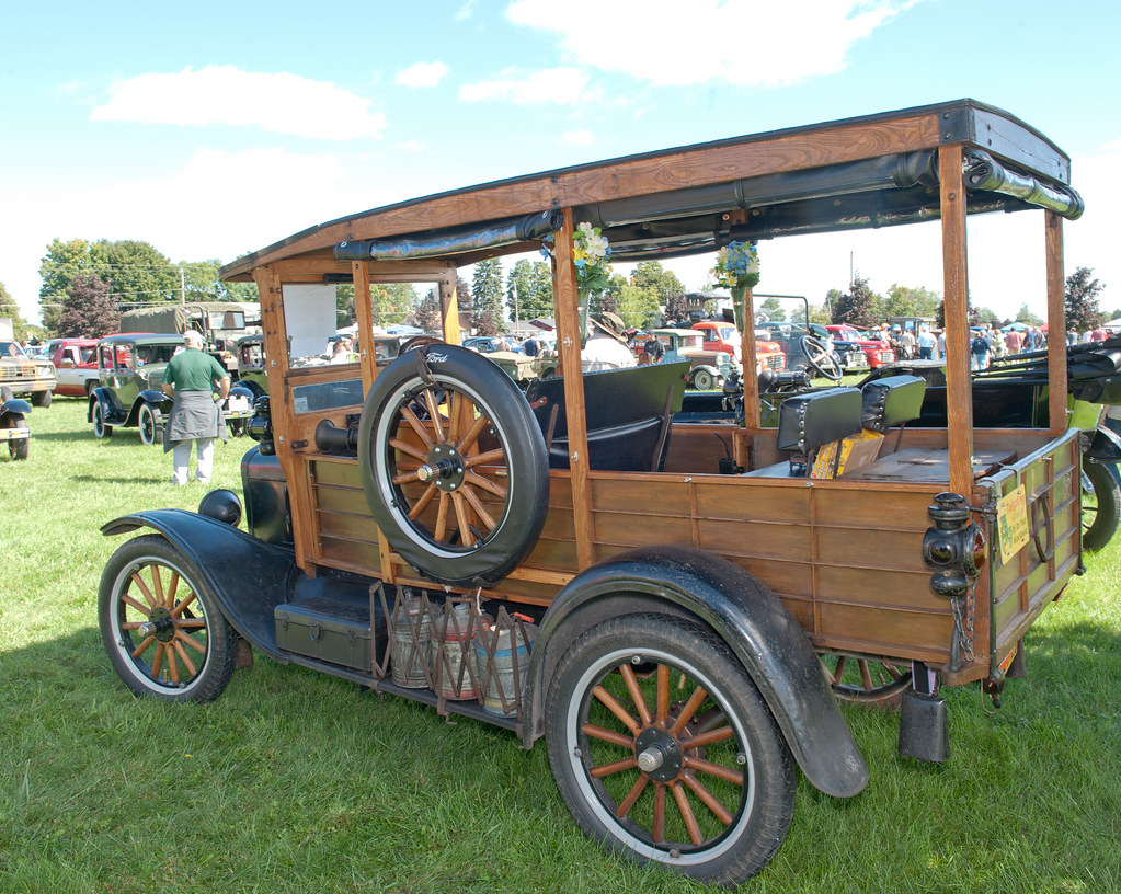 DSC_6458 Wampsville New York Car Show sept 89 2013 Puglisi