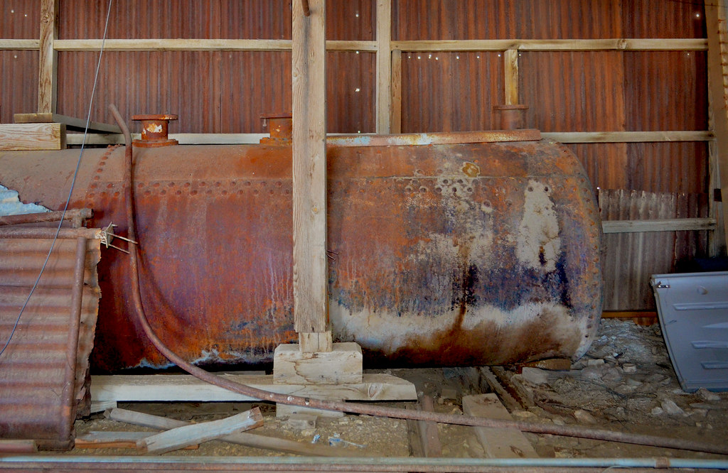 Cerro Gordo, CA Fuel tank (?), oxidation patterns, mill bl… Flickr