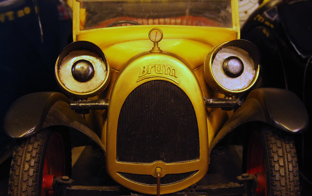 Brum BourtonontheWater, England. Rob Evans Flickr