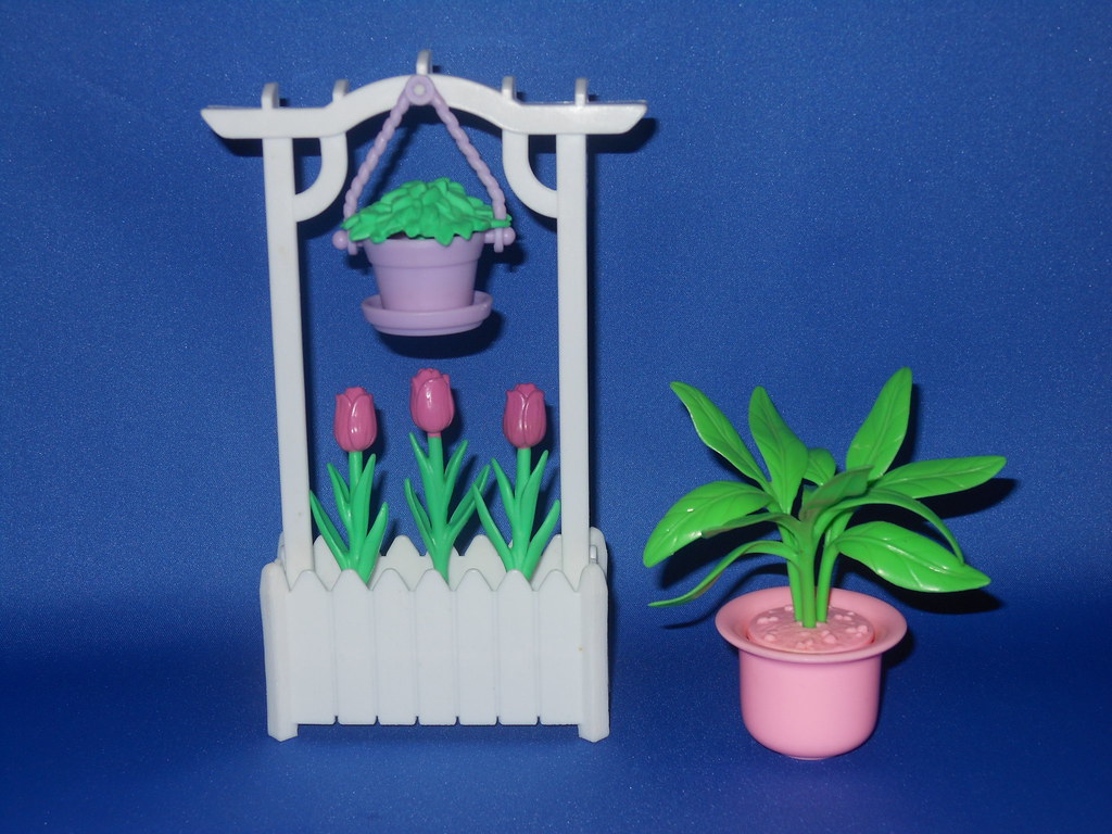 1996 Barbie Folding Pretty House Flower Garden Playset Flickr