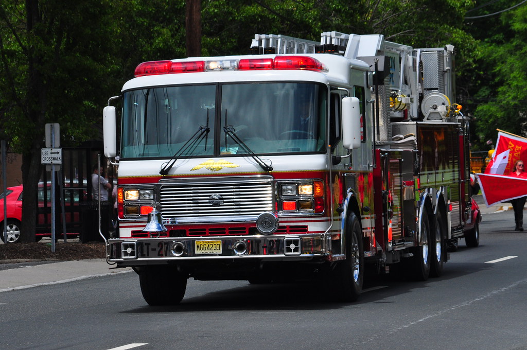 Emerson Fire Department Tower Ladder 27 2004 American LaFr… Flickr
