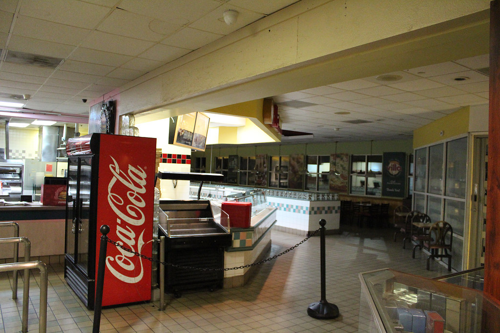 Fort Drum Service Plaza Old Feb 2013 This used to be a Mia… Flickr