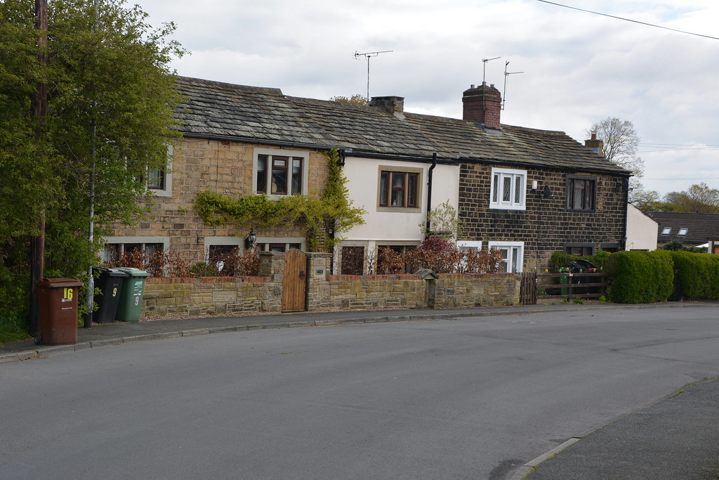 New Farnley In and around New Farnley... Along Low Moor Si… Flickr