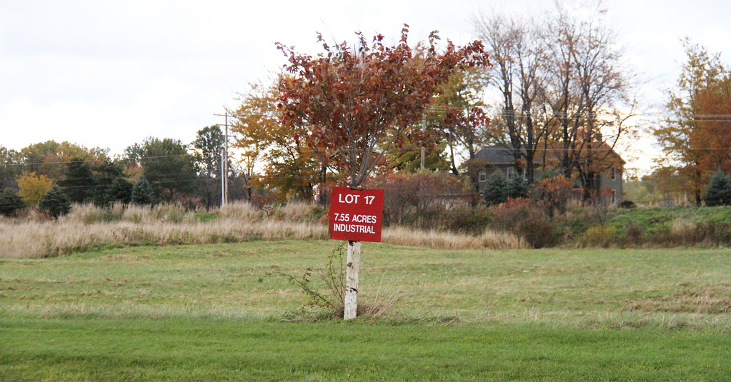 Ghost of Commodore / Erie Downs Most of the barn areas on … Flickr