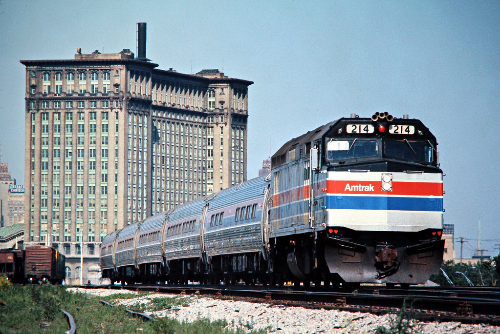 AMTK/CR, Detroit, Michigan, 1976 Westbound Amtrak passenge… Flickr