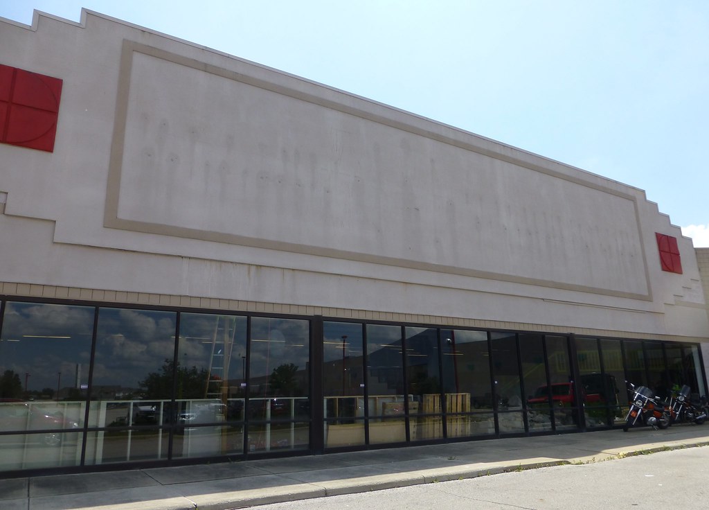 Former Family Toy Warehouse Chantry Square shopping center… Flickr